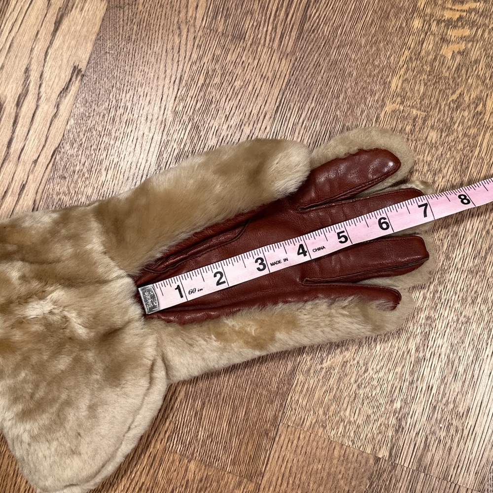 Vintage 60s 70s Dent's Leather Shearling Lined Fur Furry Tan Gloves Womens 6.5 - Picture 10 of 10